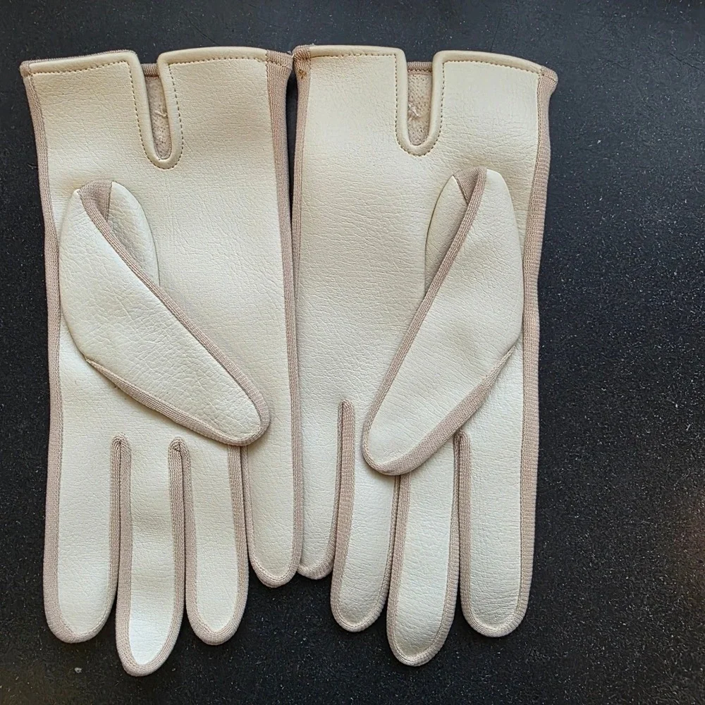 NEW 1960s Faux Leather Gloves OS Cream Vinyl Nylon Stretch Buckle Vintage Japan